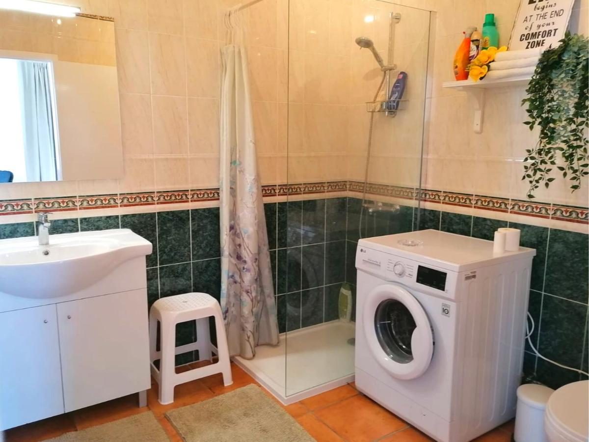 Sweden Apartment - Top Floor One Bedroom With Sea Views - Rs Lagos Bagian luar foto